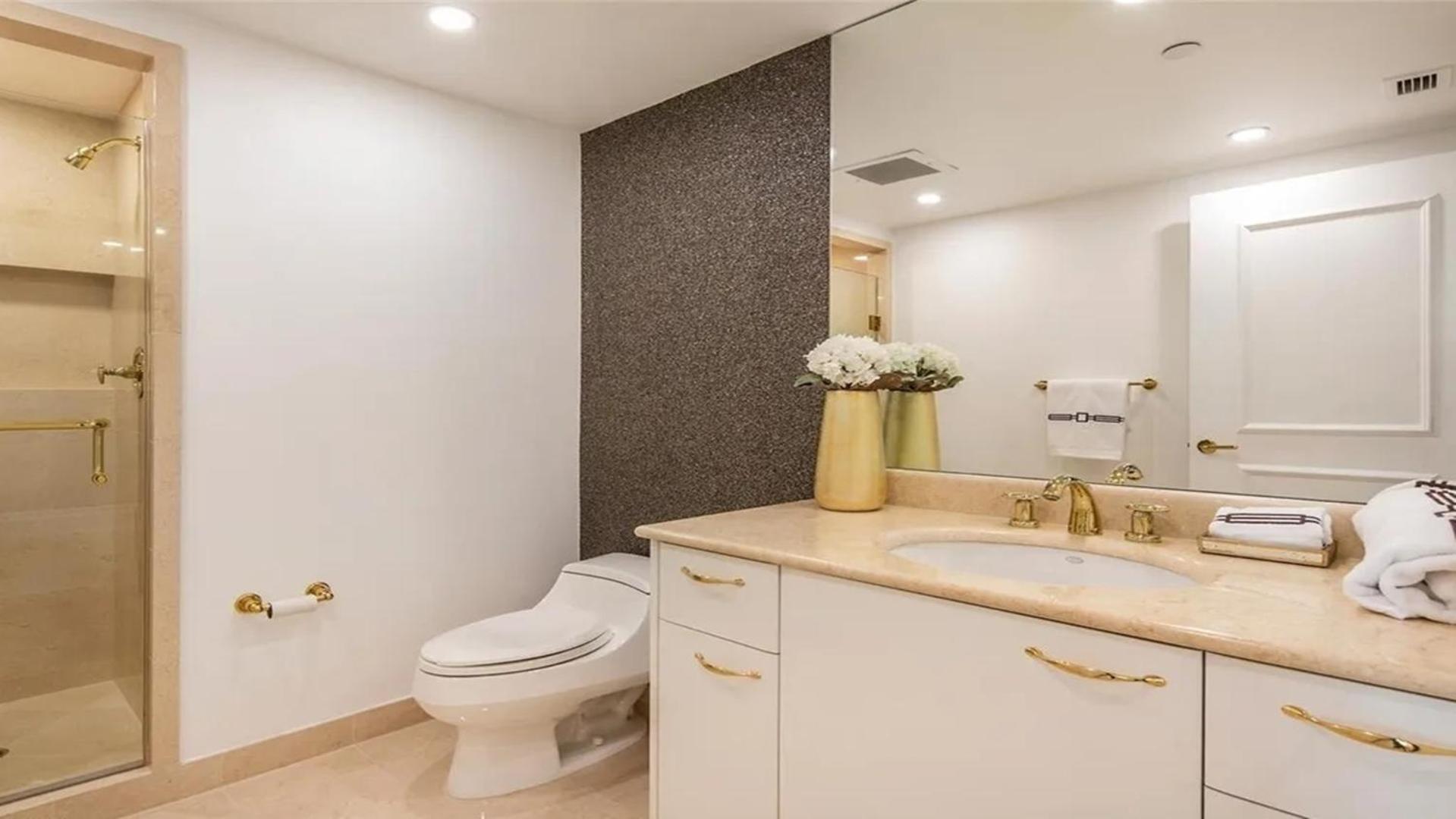 Stunning Four Bedroom Fully Professionally Remodeled Apartment ラスベガス エクステリア 写真