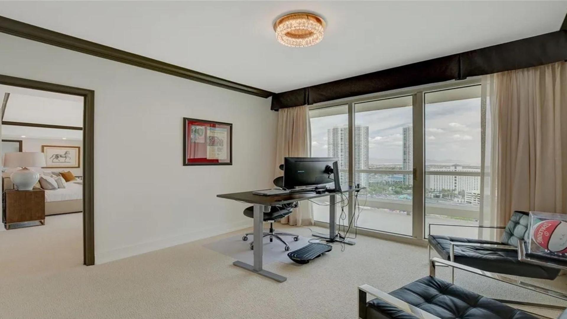 Stunning Four Bedroom Fully Professionally Remodeled Apartment ラスベガス エクステリア 写真