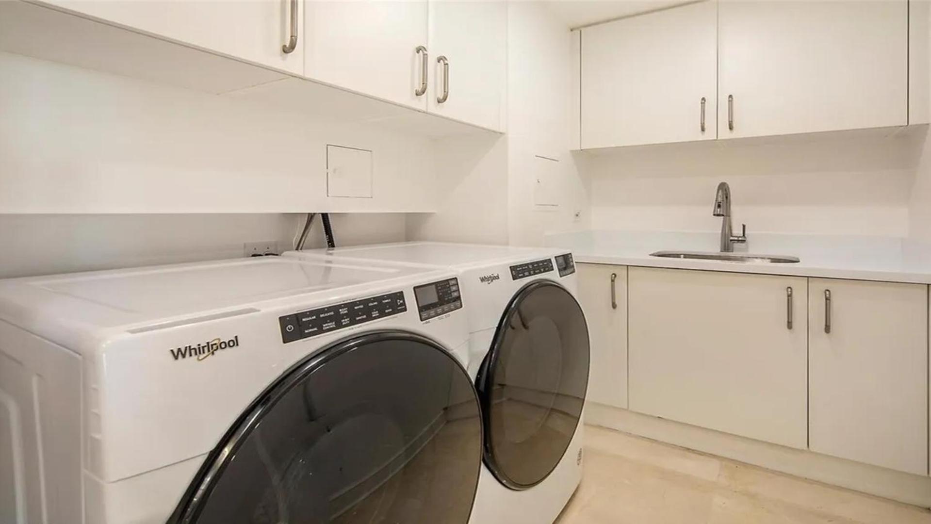 Stunning Four Bedroom Fully Professionally Remodeled Apartment ラスベガス エクステリア 写真