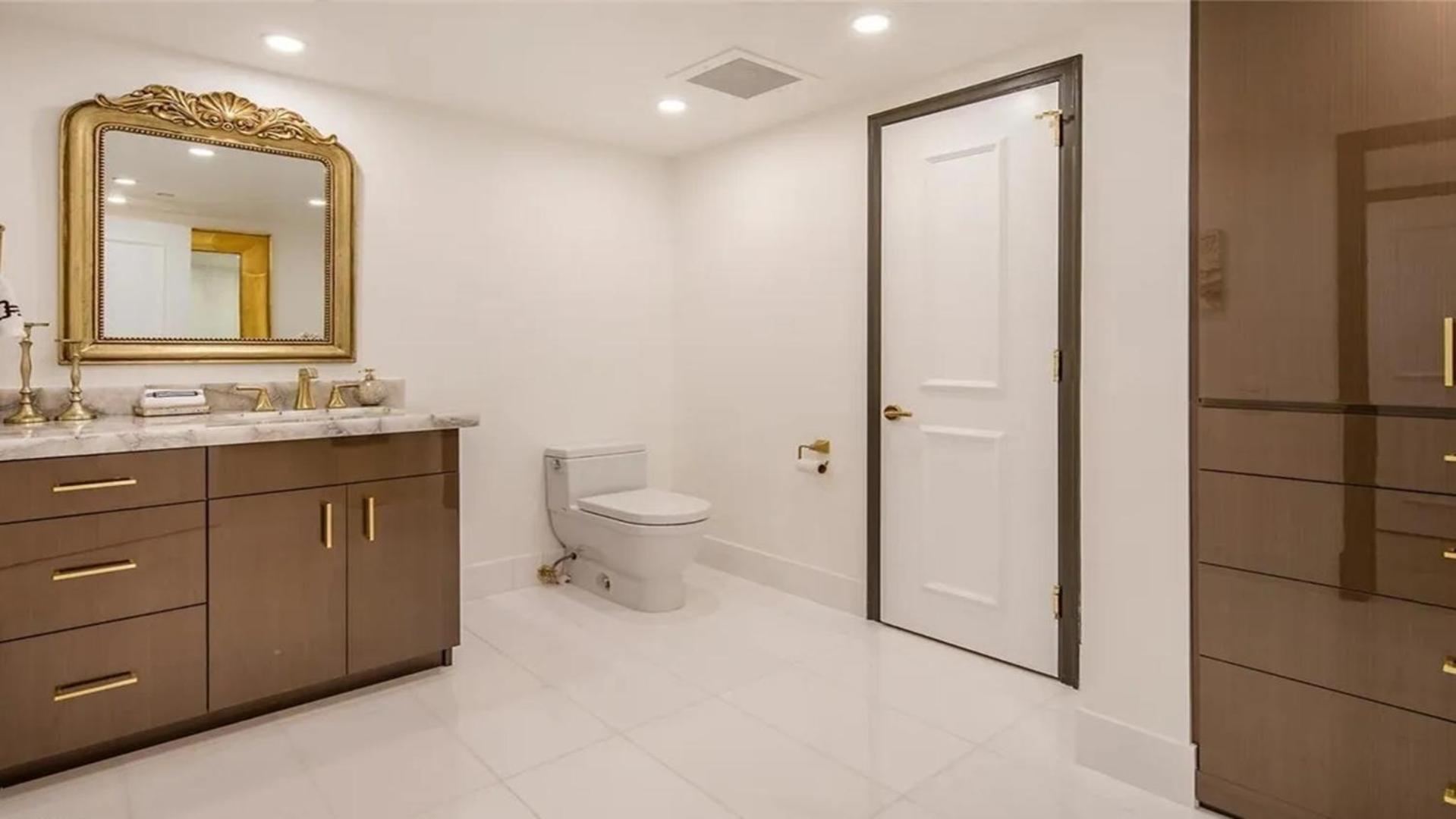 Stunning Four Bedroom Fully Professionally Remodeled Apartment ラスベガス エクステリア 写真