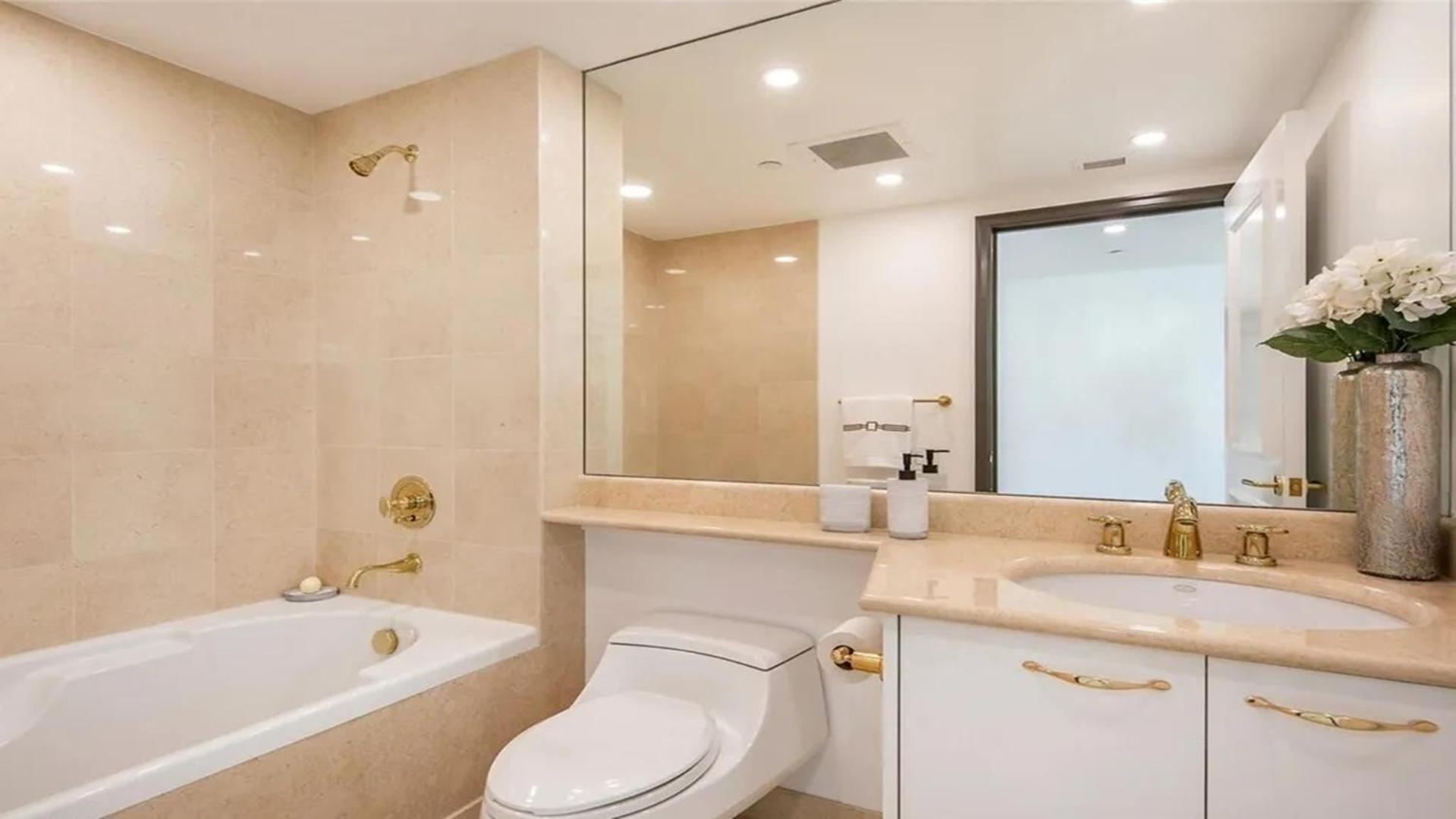 Stunning Four Bedroom Fully Professionally Remodeled Apartment ラスベガス エクステリア 写真